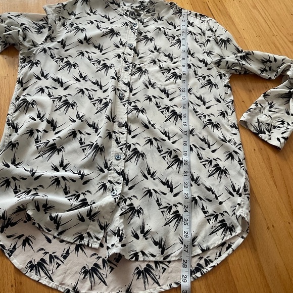 Equipment Femme Buttoned Down Silk Top Medium - Picture 11 of 13